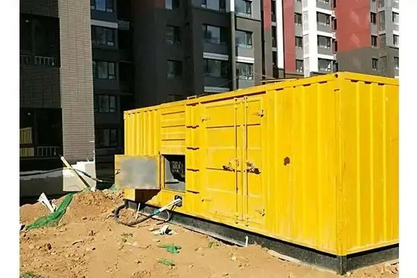 维西发电机租赁中燃油压力过低会对发动机的哪些部件造成损坏？